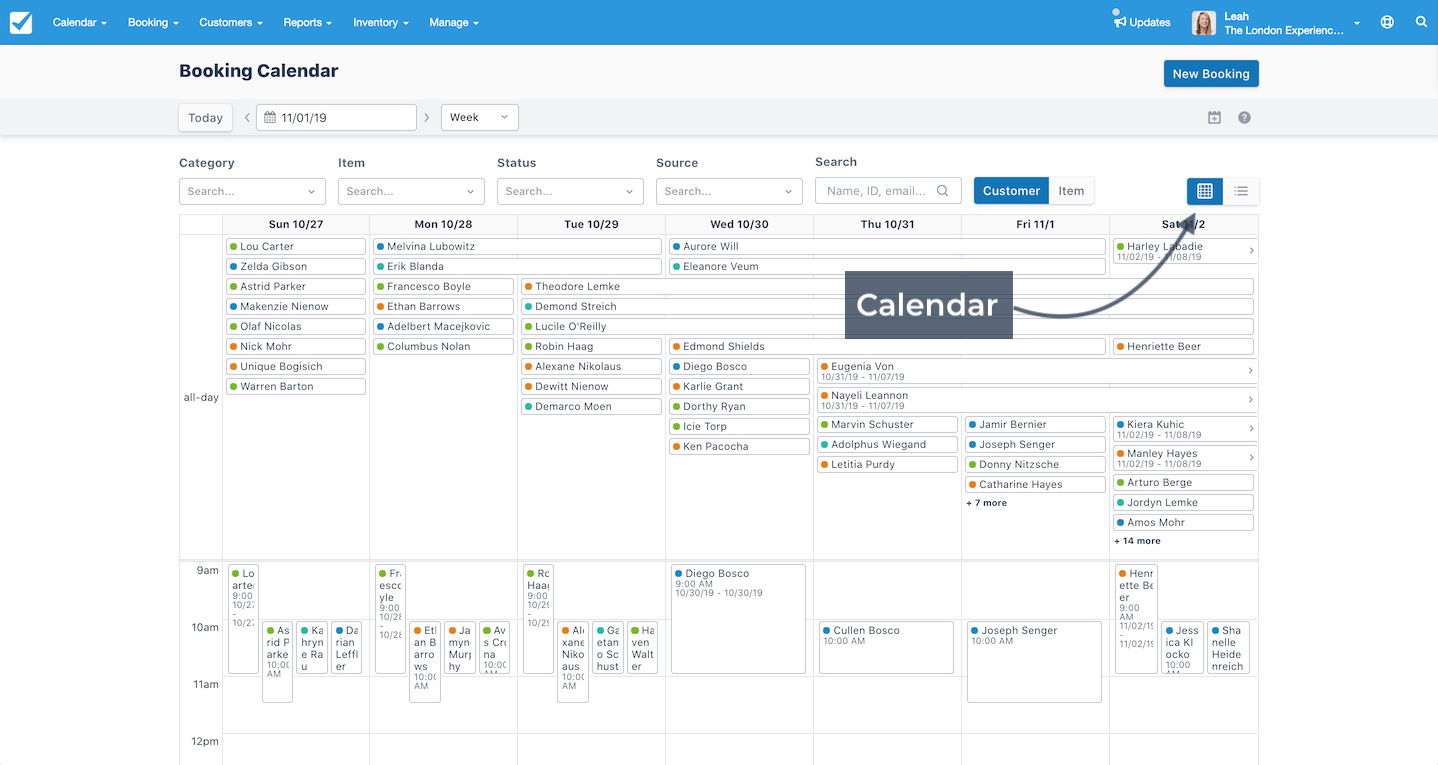 Booking calendar in week view highlighting the calendar layout option.
