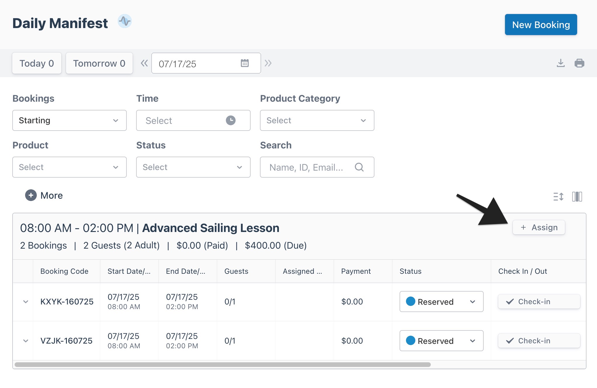 Daily manifest page with an arrow pointing to the 'Assign' button to indicate selection.